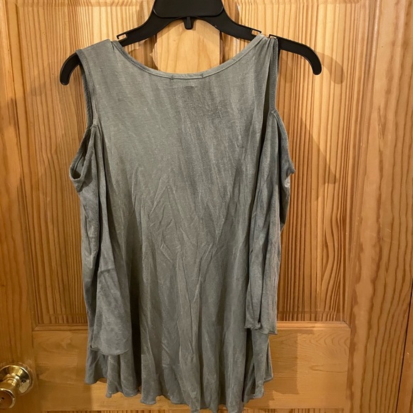 Thyme & Honey green off the shoulder tank top blouse - Picture 3 of 6